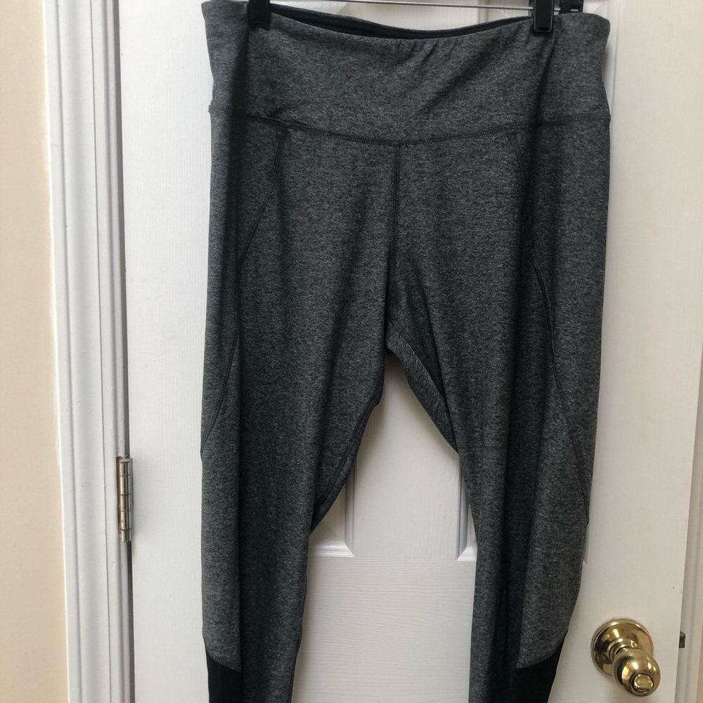 Gray workout leggings